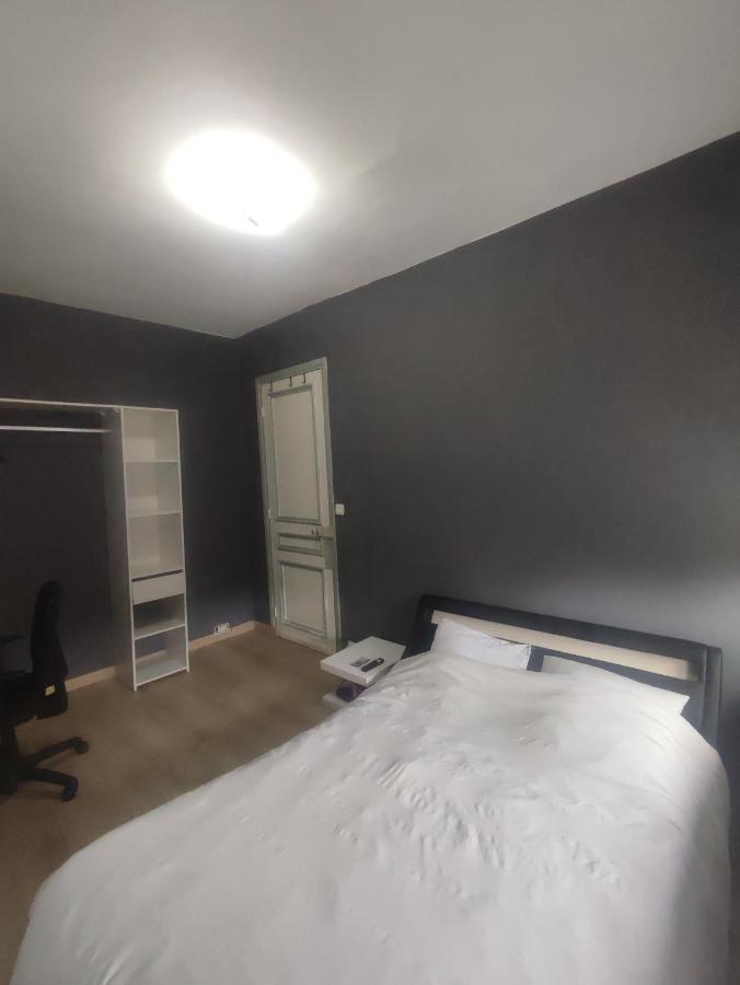 Chambre Prive Dans Une Maison Avec Terrasse Et Jardin Salles De Bain Partagees Apartment Лил Екстериор снимка
