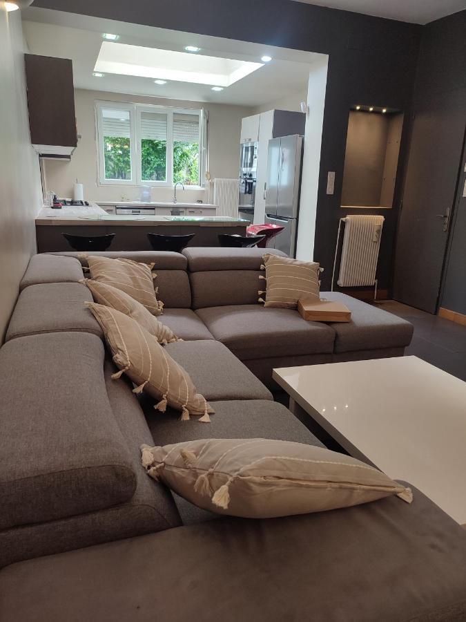 Chambre Prive Dans Une Maison Avec Terrasse Et Jardin Salles De Bain Partagees Apartment Лил Екстериор снимка