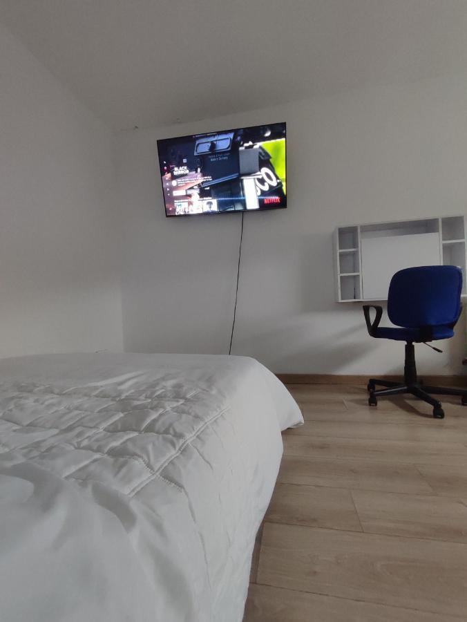 Chambre Prive Dans Une Maison Avec Terrasse Et Jardin Salles De Bain Partagees Apartment Лил Екстериор снимка